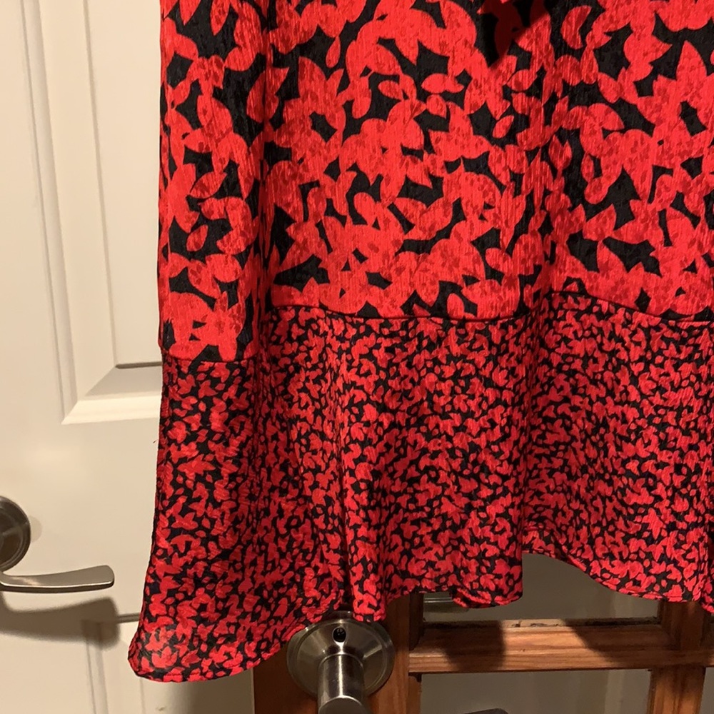 Red dress - Picture 3 of 4